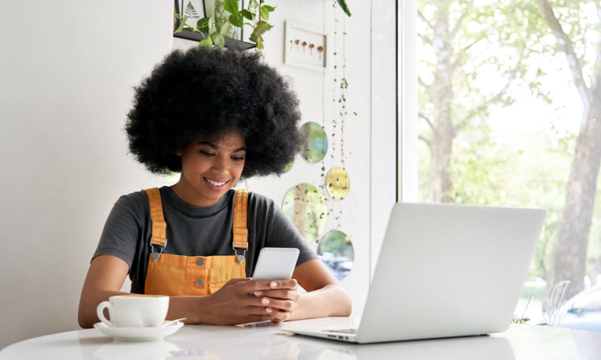 Gen Z Turns to Connected Devices to Multitask at Work