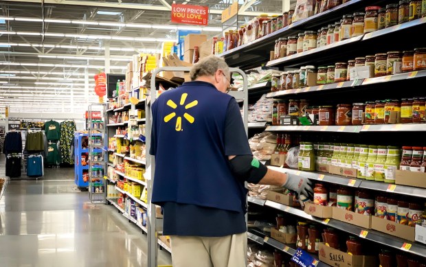 Walmart Pay Cuts for New Hires Reflect Cooling Job Market