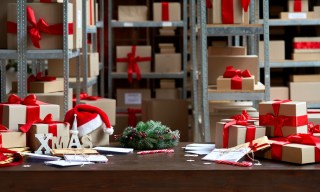 Holiday Hiring Plateaus at Logistics Firms Amid Retail Uncertainty