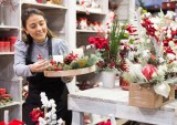 Retailers Announce Holiday Hiring Plans Equal to Last Year