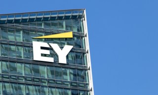 Uplinq and Ernst & Young Partner to Offer Small Business Credit Lending