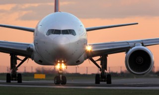 Airlines Levy War-Related Price Hikes Ahead of Summer Travel Season