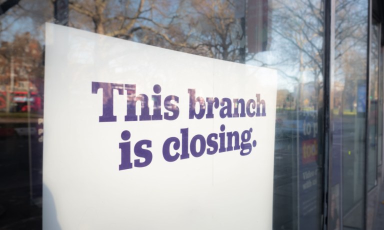 bank closures, brick and mortar, digital banking