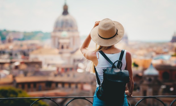 Digital Tools Streamline Payments for Budget-Conscious Travelers