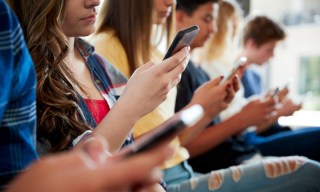 Apple iPhone Remains Teens’ Preferred Mobile Device