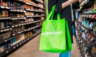 Amazon to Close Its 2 Physical Clothing Stores