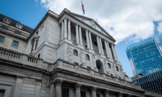 British Banks Cut Costs as Interest Rates Begin to Decline