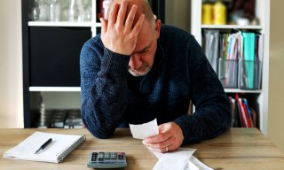 Sentiment Sours as Consumers See Inflation Rising for Years to Come