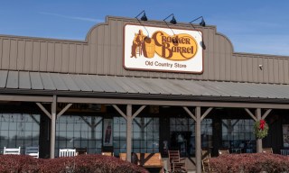 Cracker Barrel Bets on Digital Rewards to Combat Declining Revenue