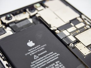 UK Competition Appeal Tribunal Allows Apple Battery Lawsuit to Proceed