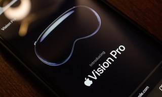 Apple Plans to Launch Vision Pro Mixed-Reality Headset by February 