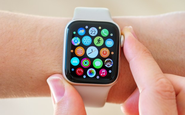 Apple Hurries to Update Watches Before Ban Begins