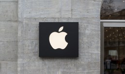 Apple Gets Six Months to Bring iPad Under EU Law