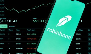 Robinhood Aims to Let ‘Normal People’ Invest in AI Firms