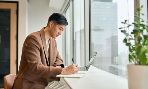 UK Considering Ways to Close ‘Advice Gap’ for Small Investors 