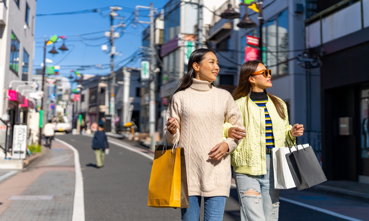 China’s Once-Dependable Tourists Are Growing Younger and Spending Less