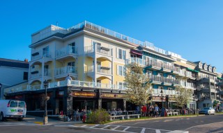 Nearly 1 in 3 Hospitality SMBs Rely on National Banks for Credit
