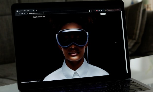 Report: Apple Vision Pro Faces Uncertain Future Amid Developer Distaste