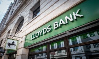 Lloyds Slashes Jobs as Banking Customers Shift to Digital