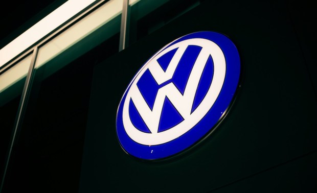Volkswagen Opens AI Lab as Carmakers Embrace Artificial Intelligence