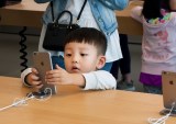 Chinese Retailers Discount iPhones as Sales Volume Declines