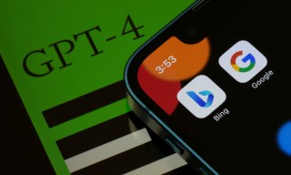 Alphabet Shares Fall Amid Concerns That OpenAI May Compete in Search