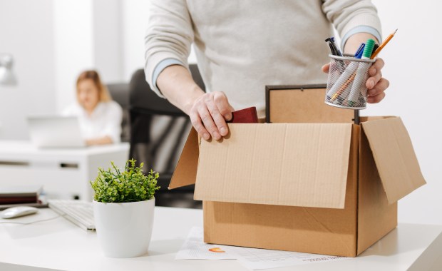 Jobless Claims Fall in Face of Ongoing Layoffs