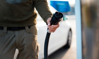 Mastercard and Last Mile Solutions Partner on Payments at EV Charging Stations