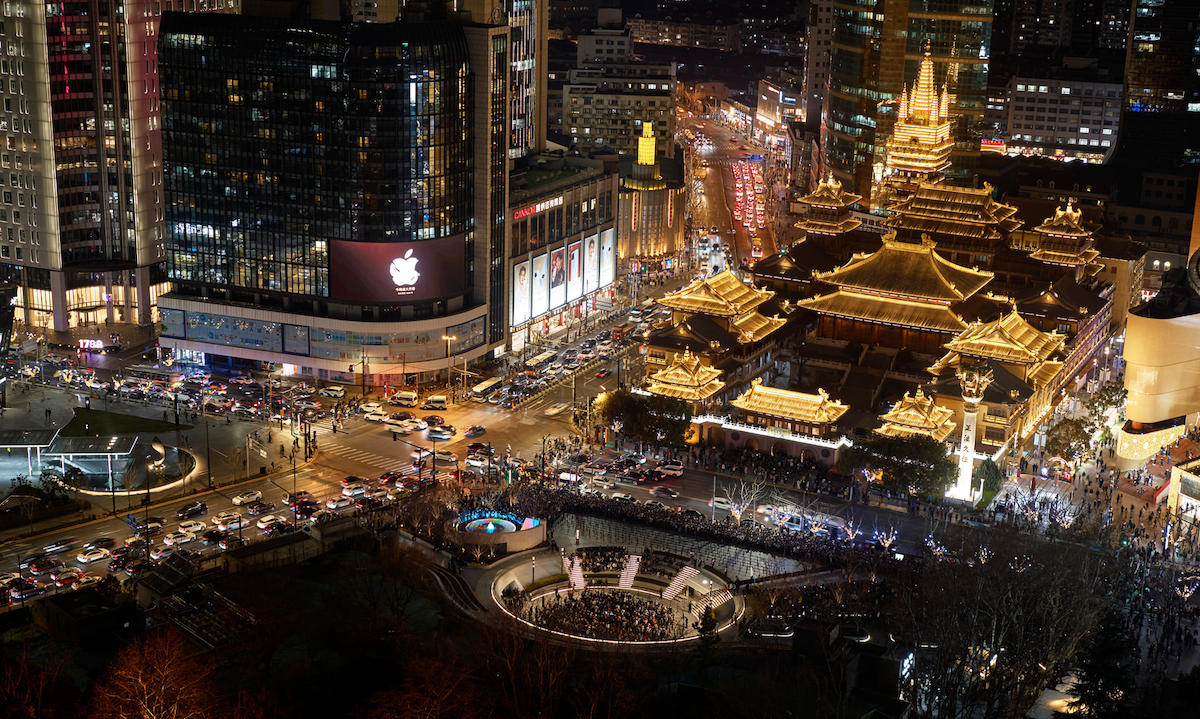 Apple Opens Shanghai Store Amid iPhone Troubles in China