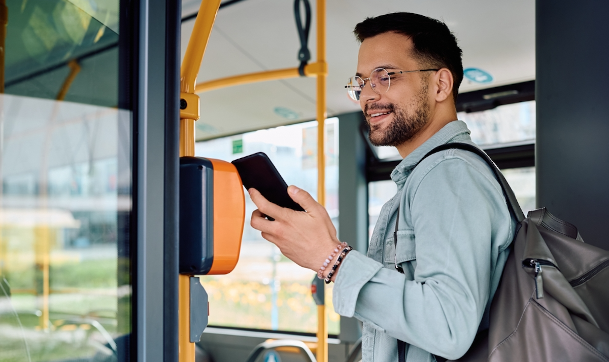 Boomers Flip the Script on Storing Travel Docs in Digital Wallets
