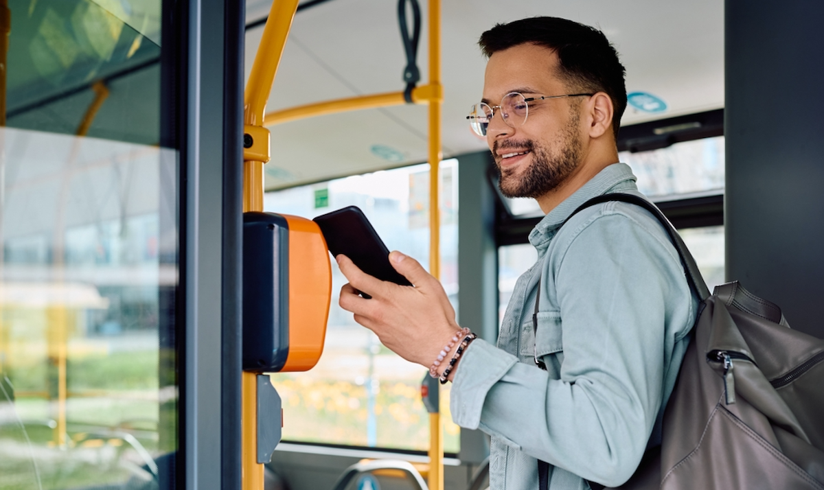 Boomers Flip the Script on Storing Travel Docs in Digital Wallets