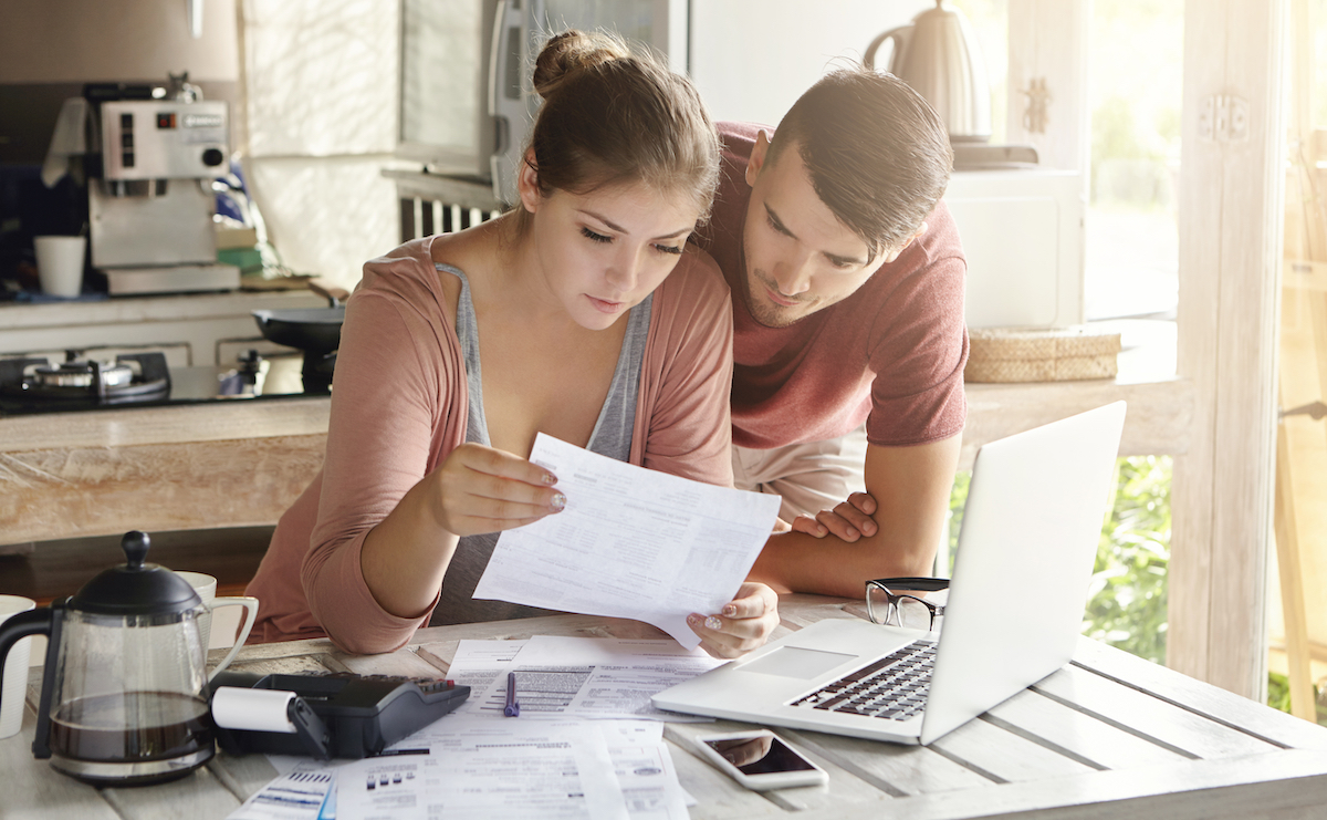 Savings Drop Threatens Consumers Ability to Handle Emergency Expenses