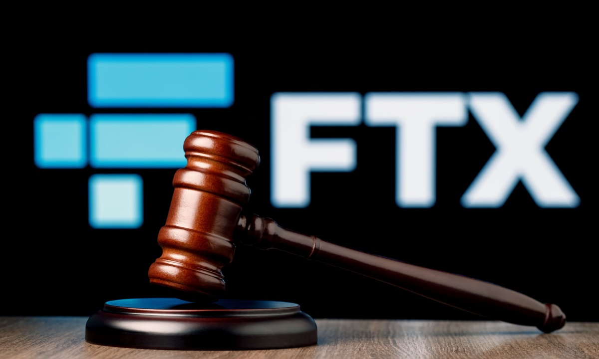 Bankman-Fried Agrees to Help FTX Investors Sue Celebrity Crypto Promoters