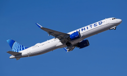 United Airlines Reports Higher Travel Volumes, Expects Record Summer