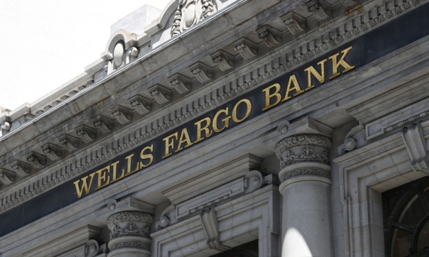 Wells Fargo Seeks Greater Fee-Based Traction While Economic Ambiguity Reigns