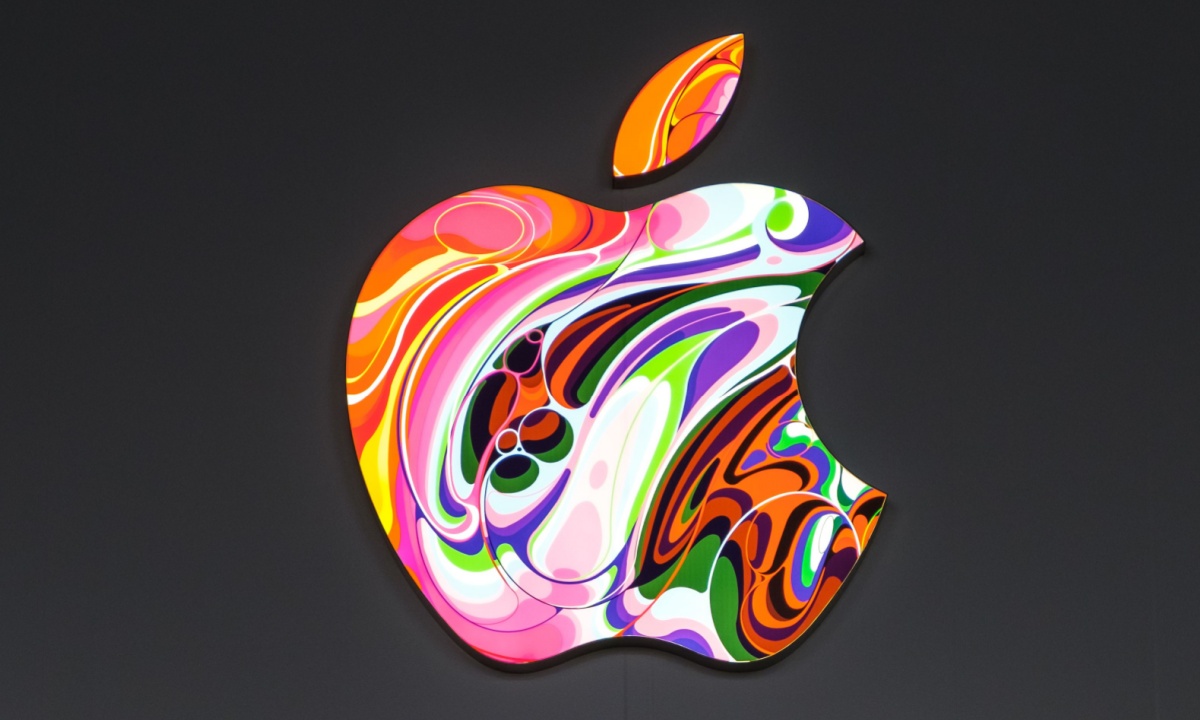 Can Apple Rely on Its Vast User Base to Give It an AI Edge?