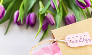 Mother's Dayflowers and gift