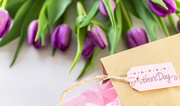 Mother's Dayflowers and gift