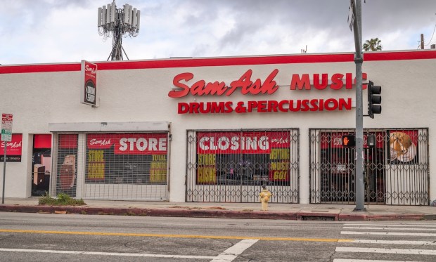 Sam Ash Closes Stores as Musicians Turn to Amazon