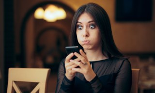 Dating Apps Try to Woo Gen Z Women Amid Threats and Scams