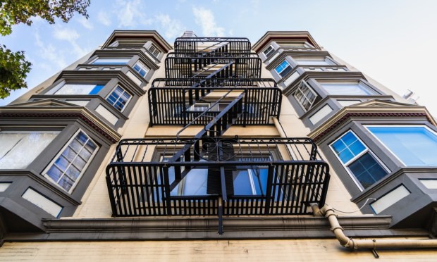 Washington Federal Bank to Sell 2,000 Commercial Real Estate Loans to Bank of America