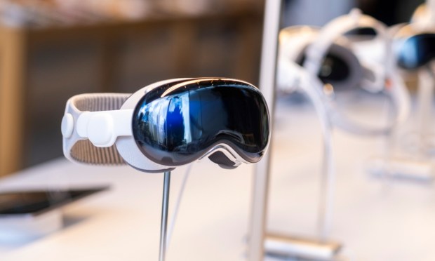 Report: Apple Turns Focus to Lower-Price Headset Amid Slower Sales