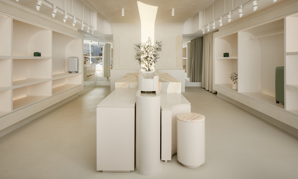 CEO Interview: Monos Brick-and-Mortar Stores Drive 40% eCommerce Boost