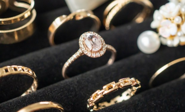 Consumers Demand Discounts Even When Buying Diamonds Amid Inflation
