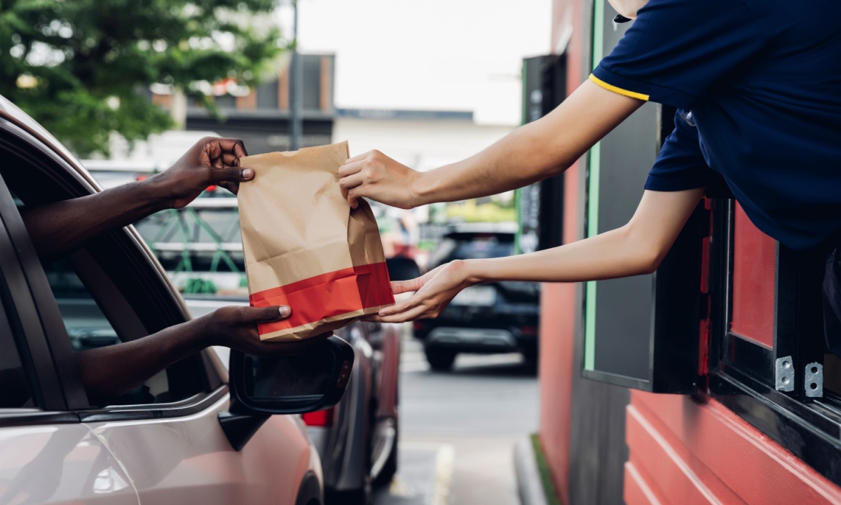 Restaurants Push Promotions as Diners Lose Appetite for High Prices