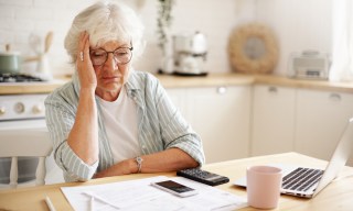 Elder Scams Spike as More Boomers Move Online