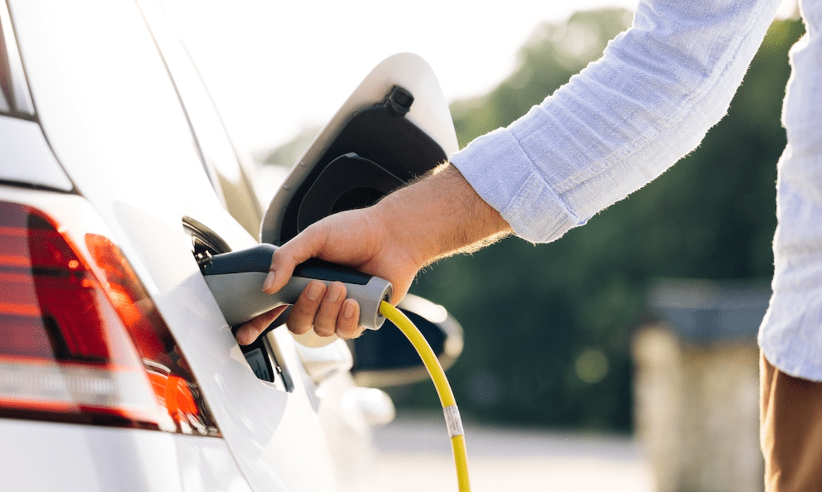 EV Sales Tick Up as Payment Challenges Define the Road Ahead