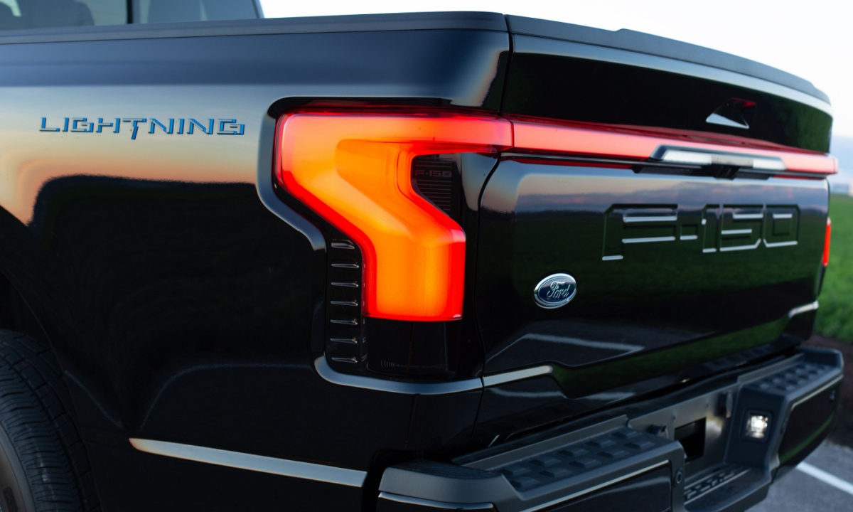EV Ambitions on Hold: Ford Delays Canadian Electric SUV Production