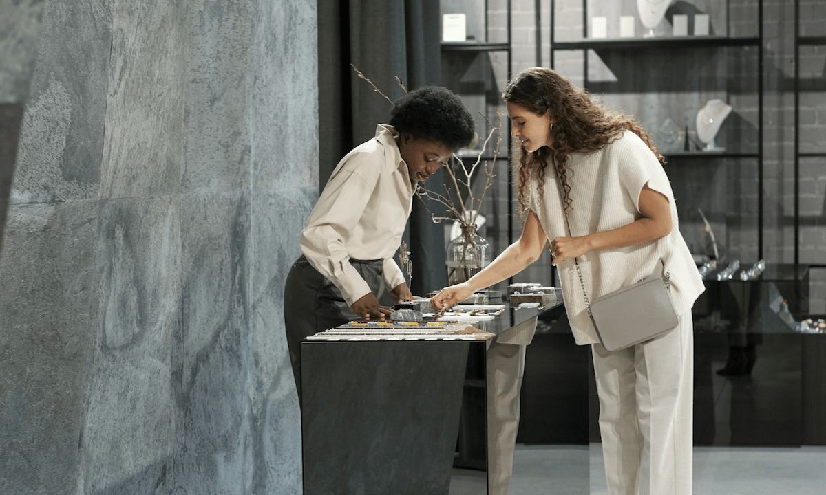 Signet Jewelers Cultivates Customer Loyalty Through Service