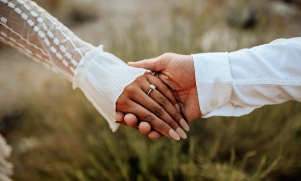 The Knot Worldwide Purchases Microwedding Platform Simply Eloped